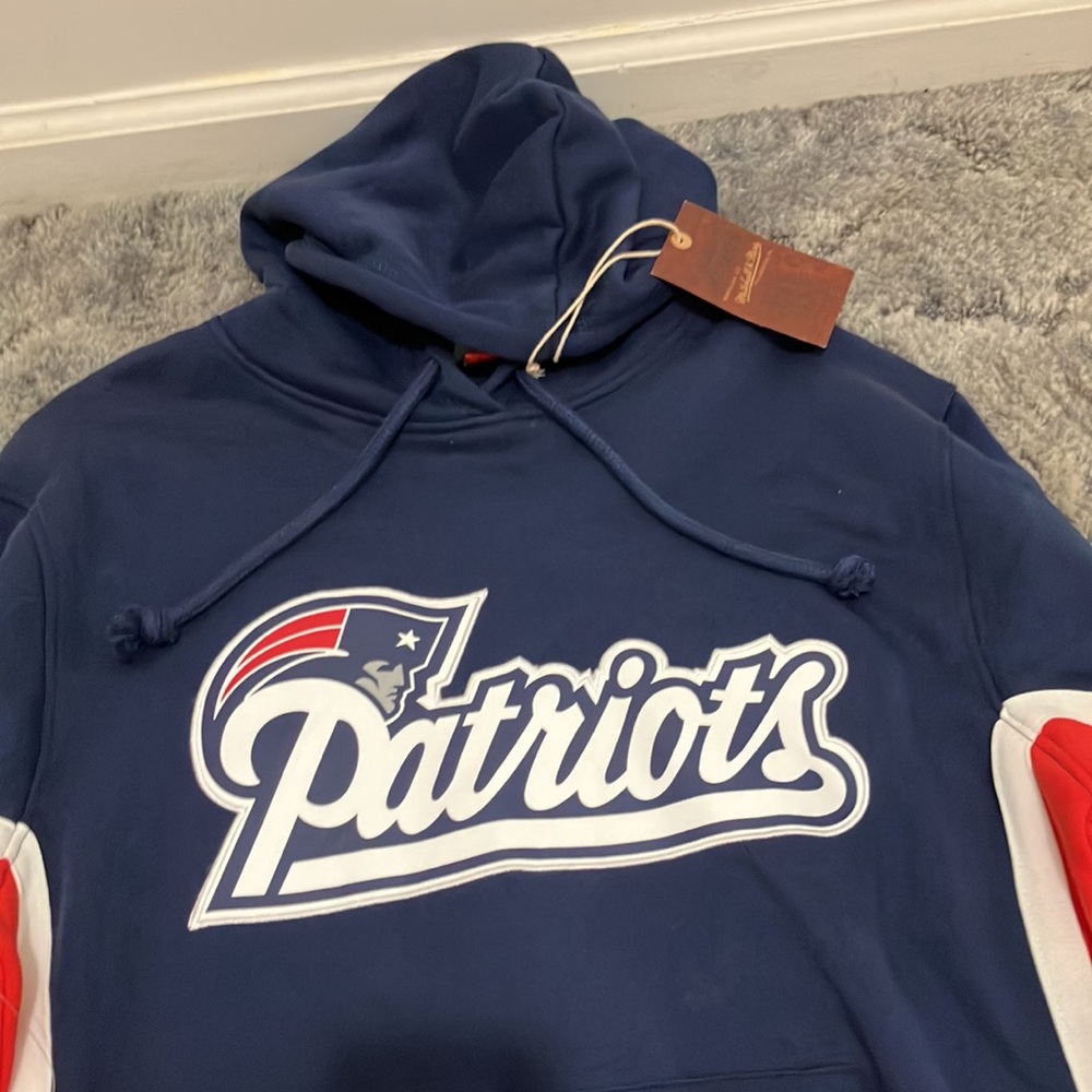 New England Patriots hoodie - Picture 2 of 5